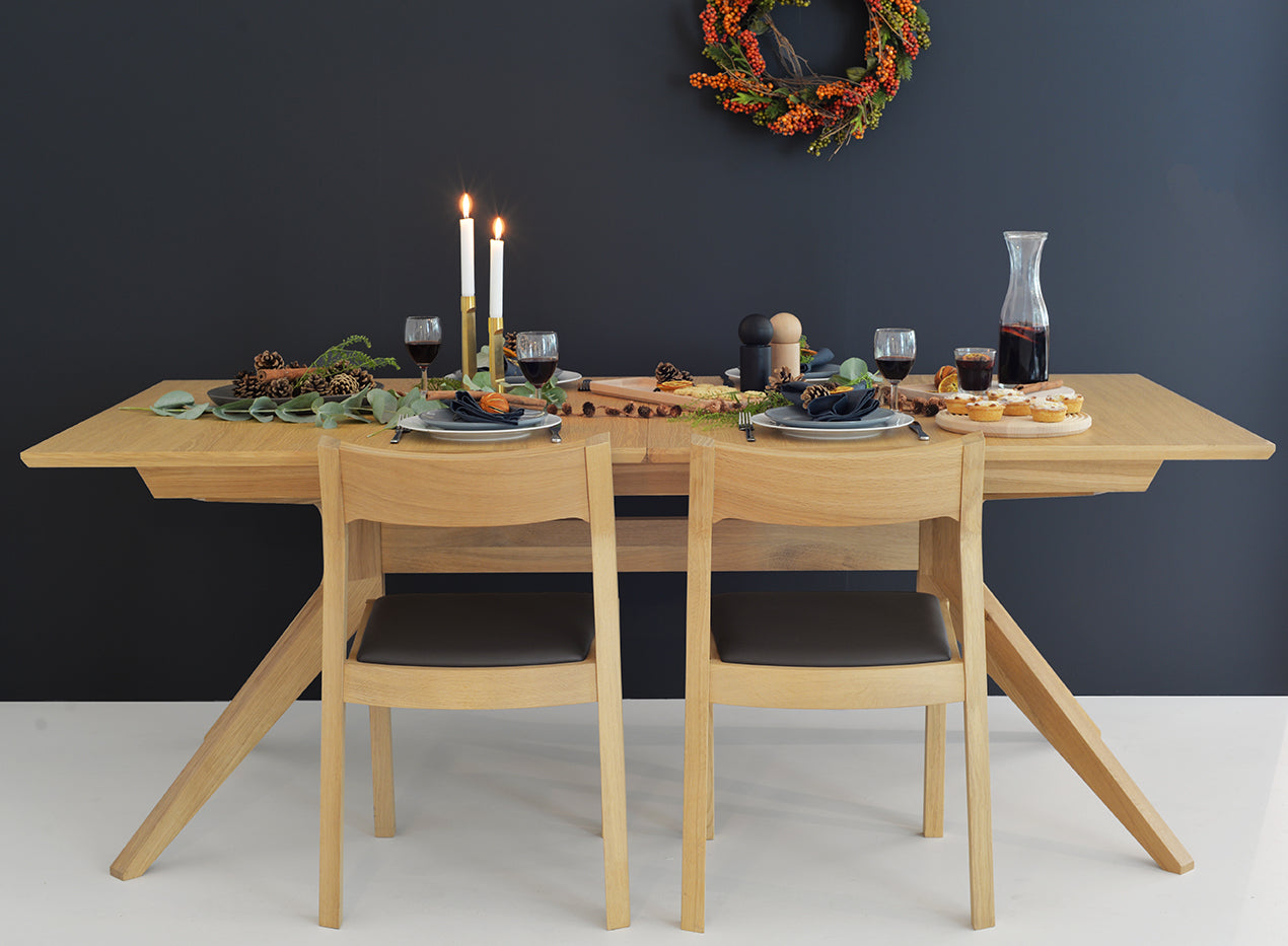christmas themed dining table