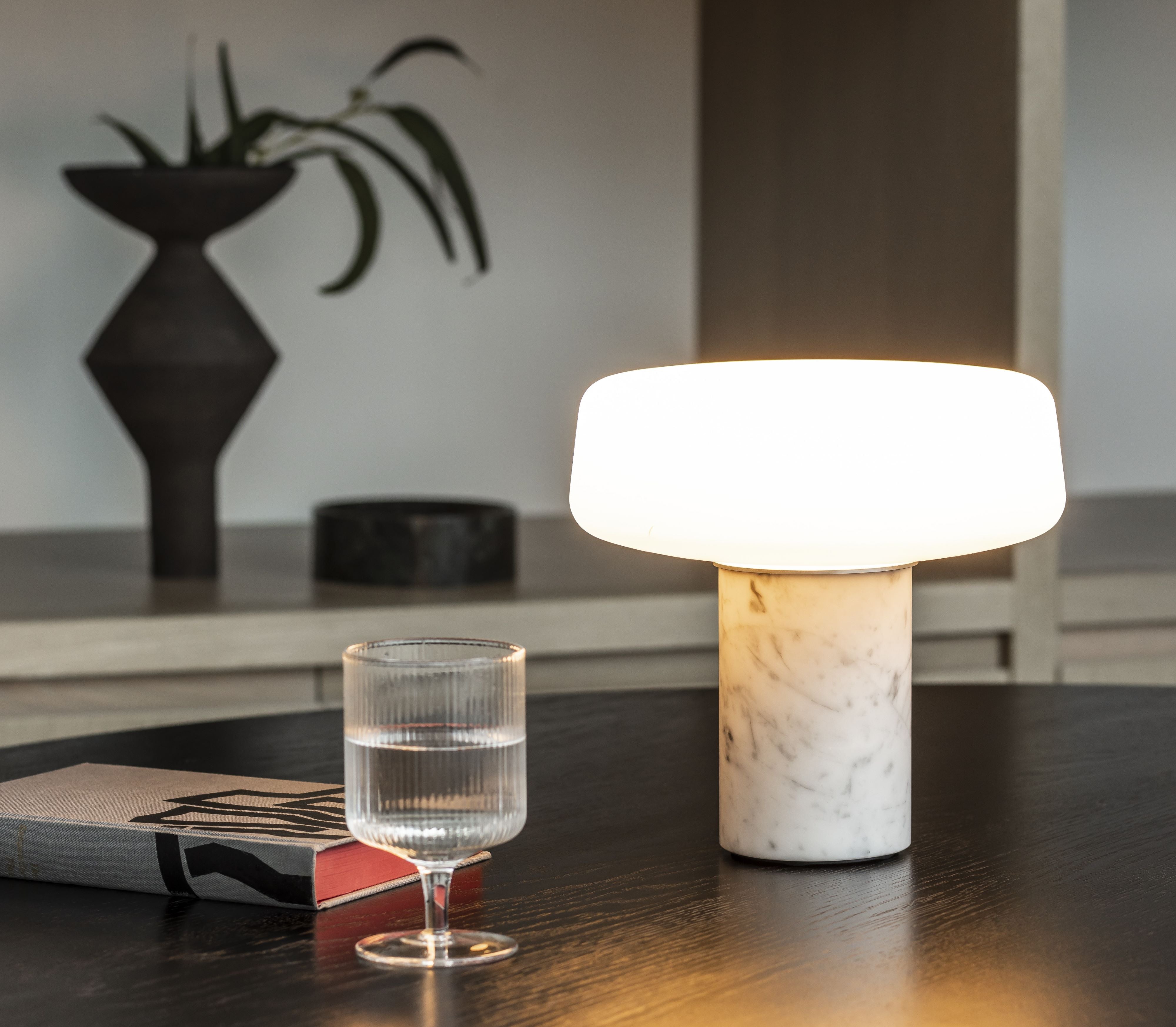 #CaseChoice: Solid Rechargeable Table Light