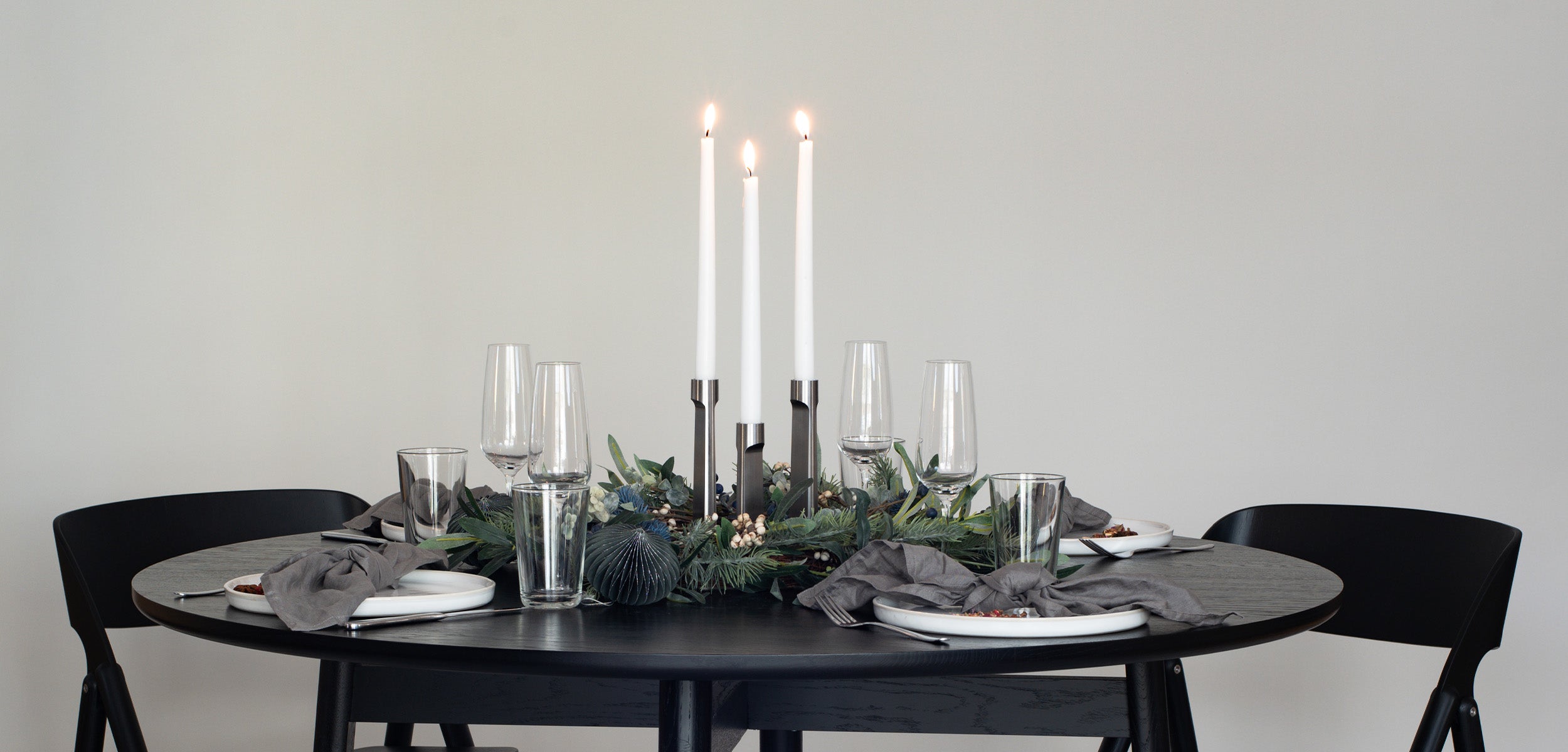 Style the Perfect Festive Dining Table: Small Gathering Edition