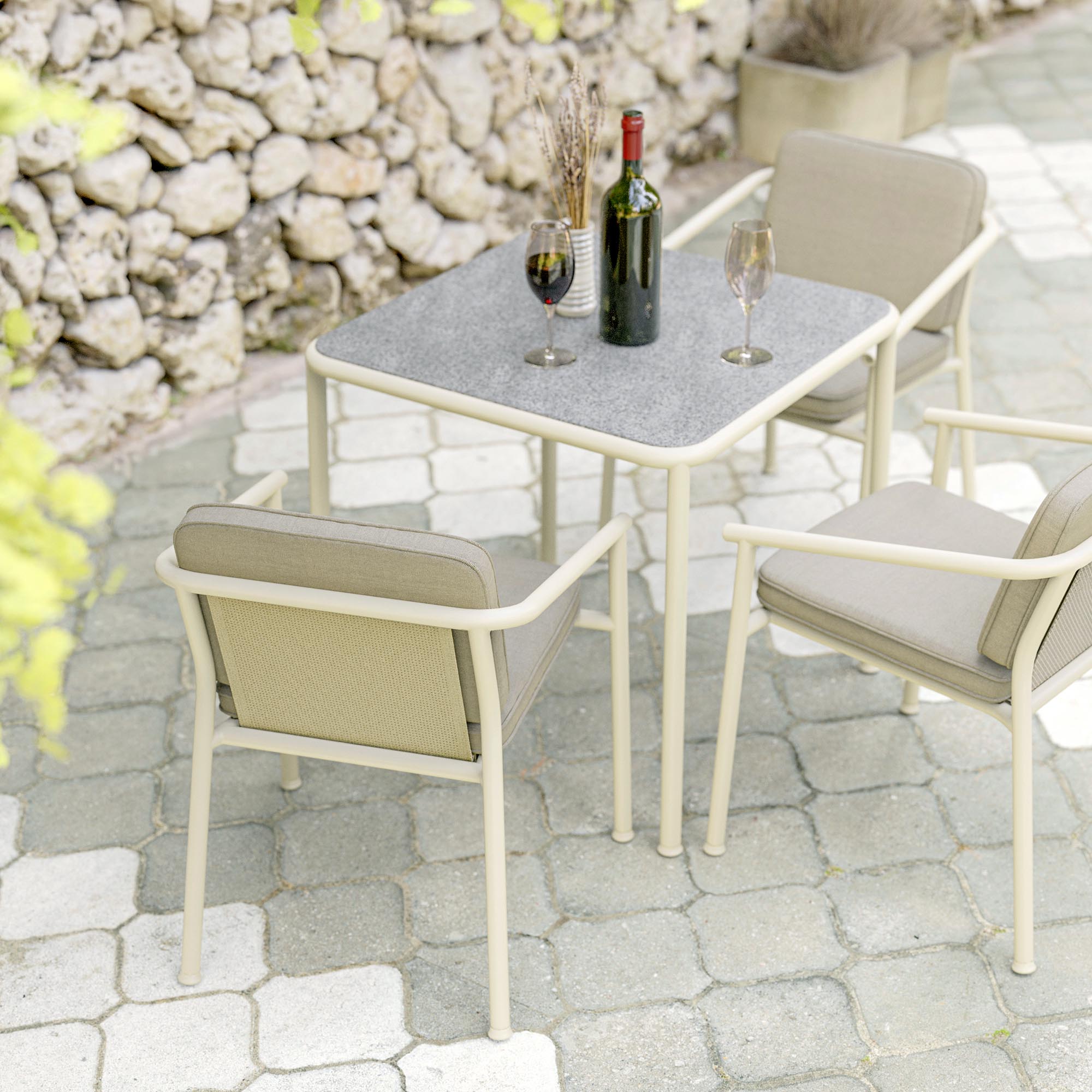 Campus Square Table