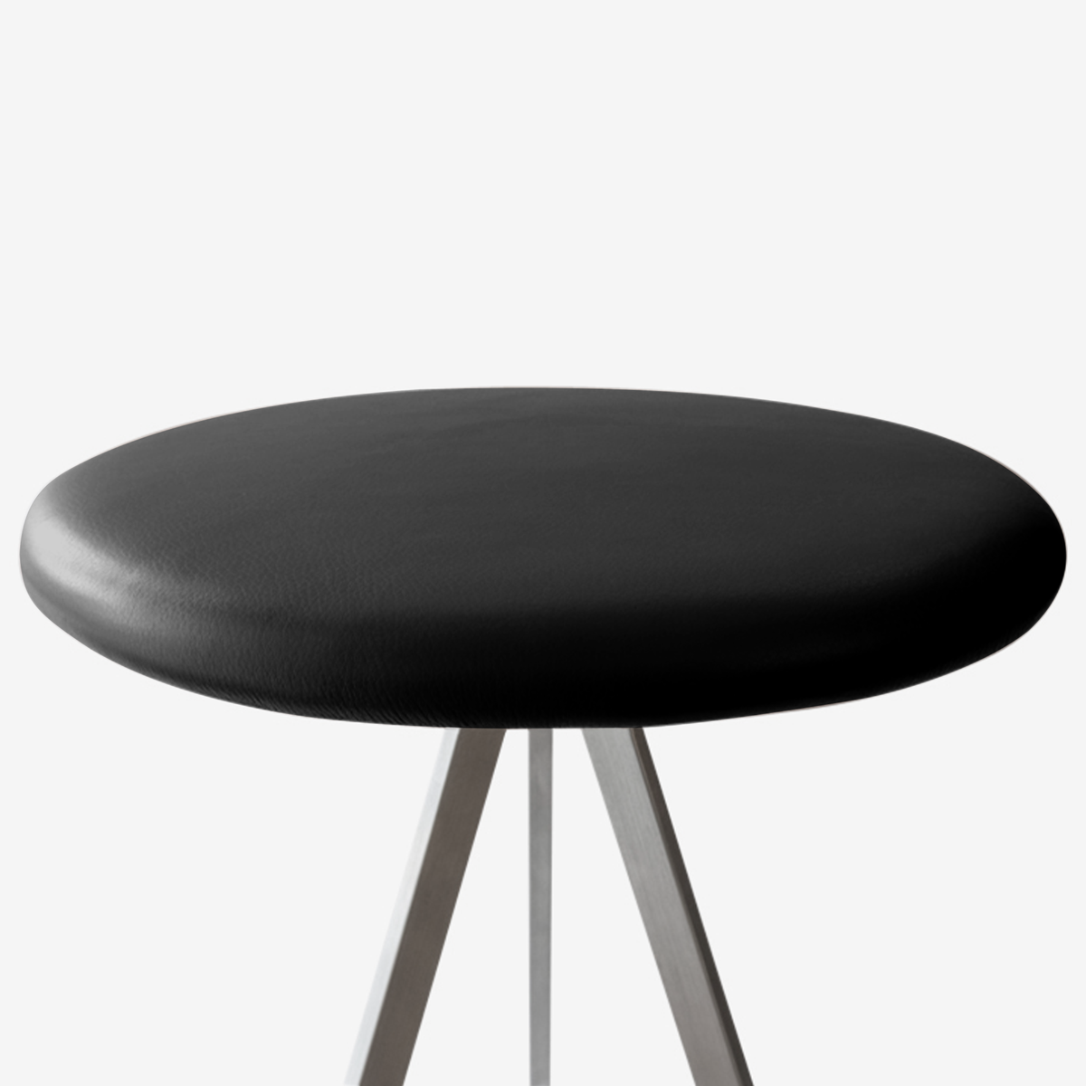 Tri Space seat with black leather