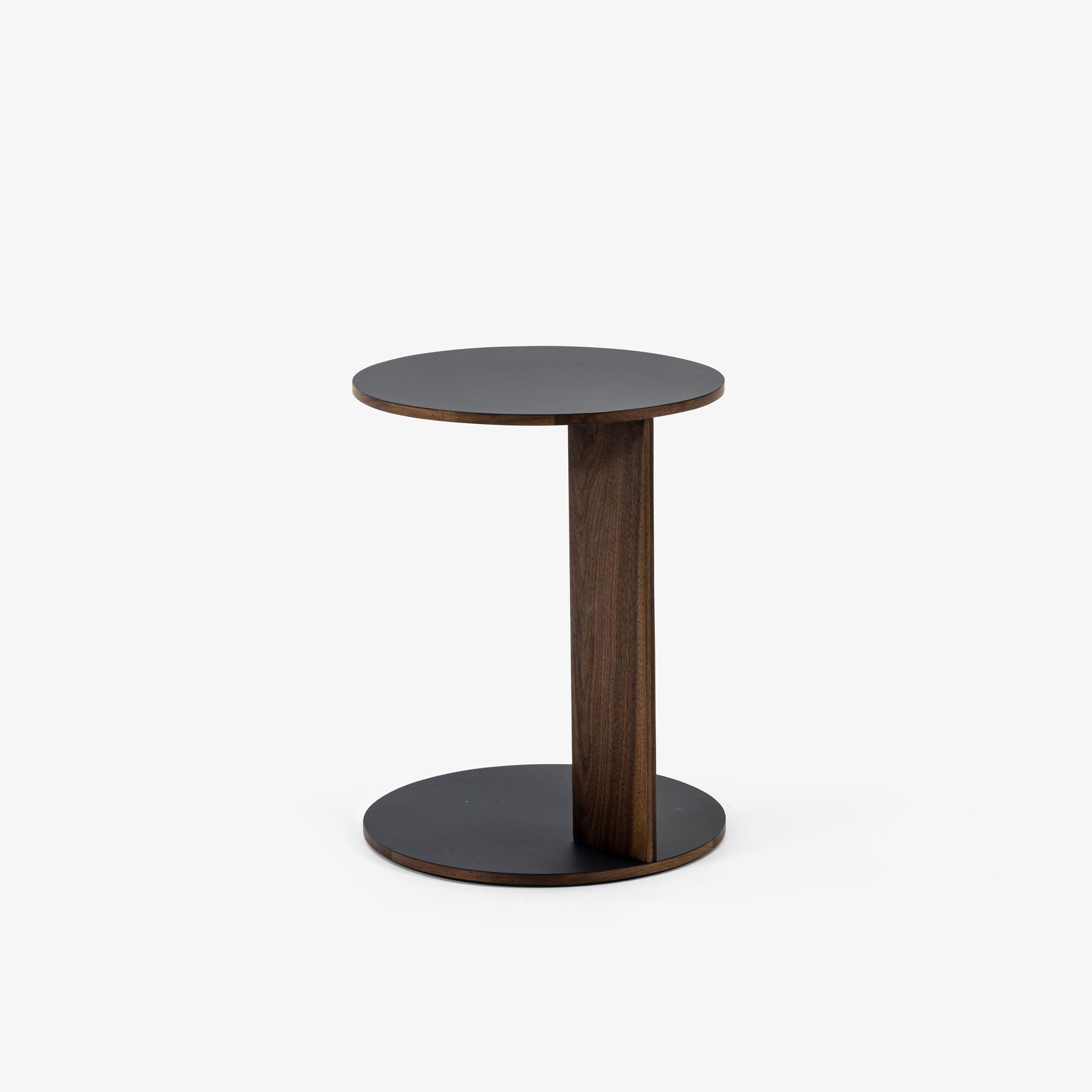 Overhang Round Table