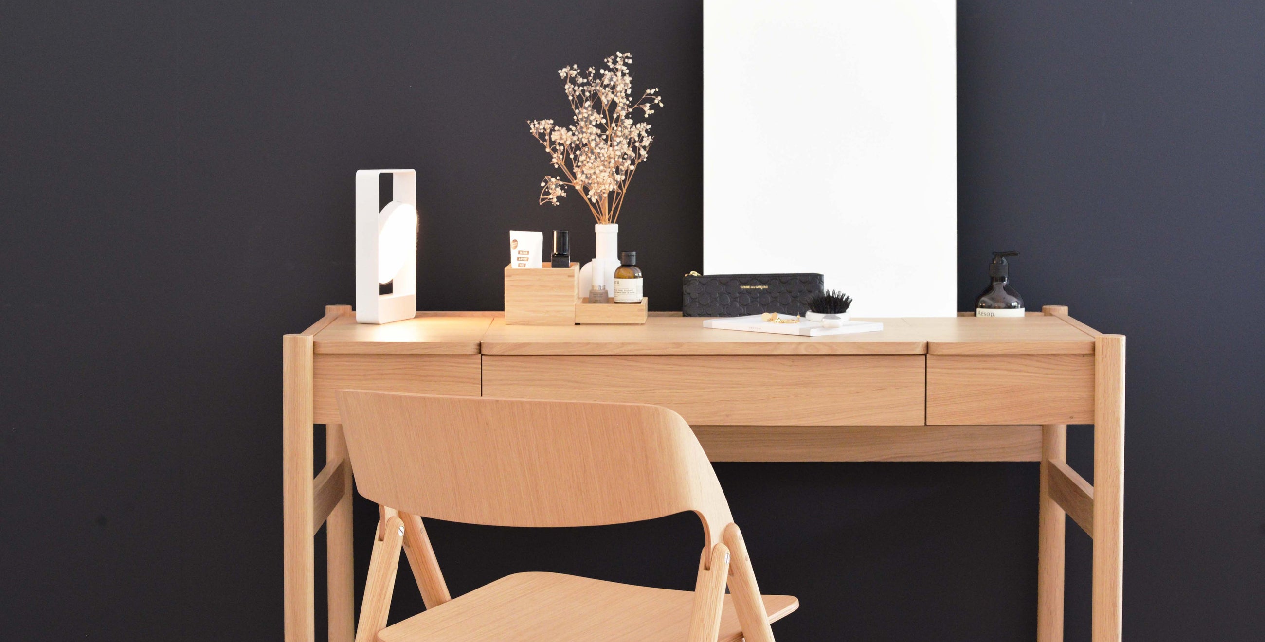 How to Organise a Dressing Table Case Furniture