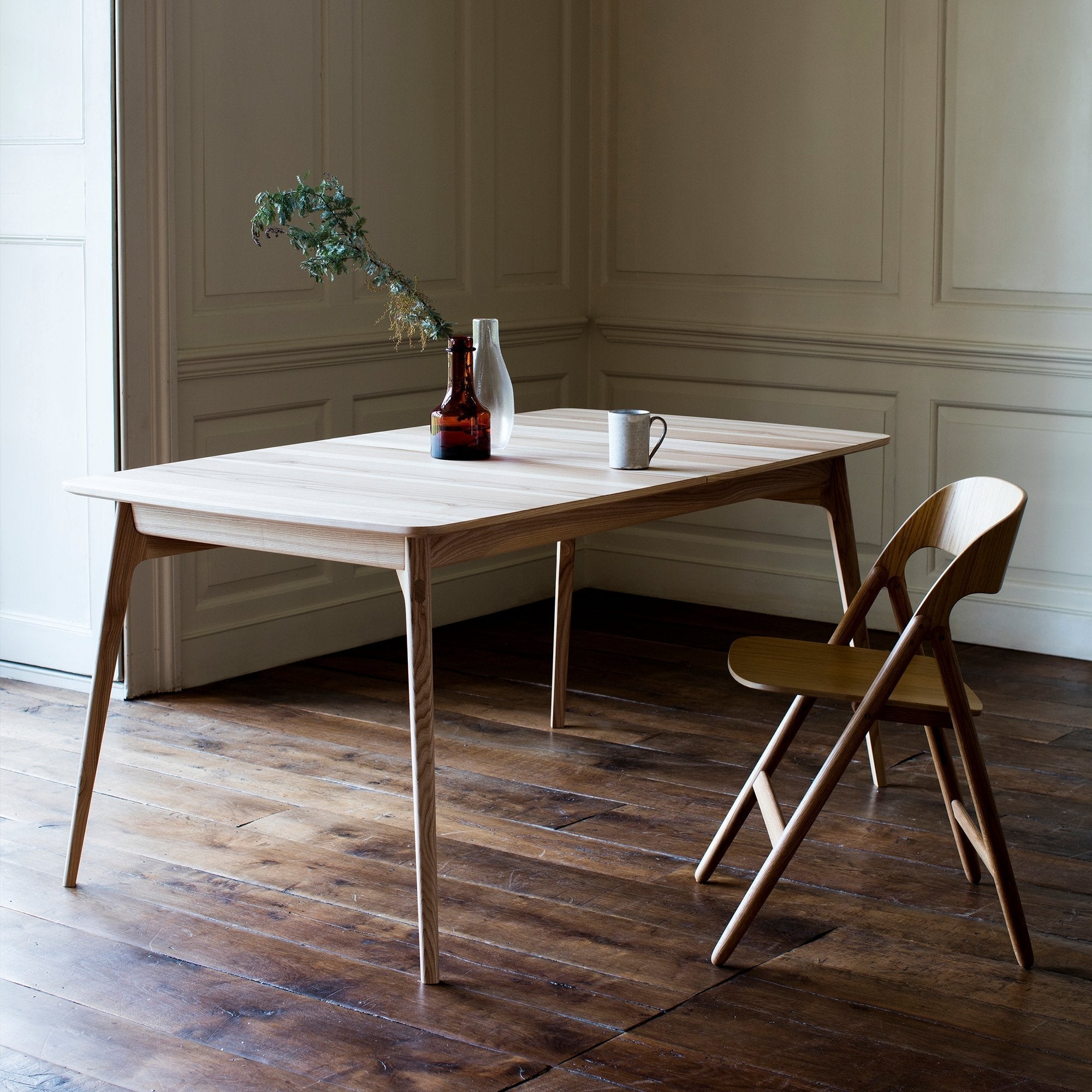 Dulwich Extending Table by Matthew Hilton | Dining Table | Case
